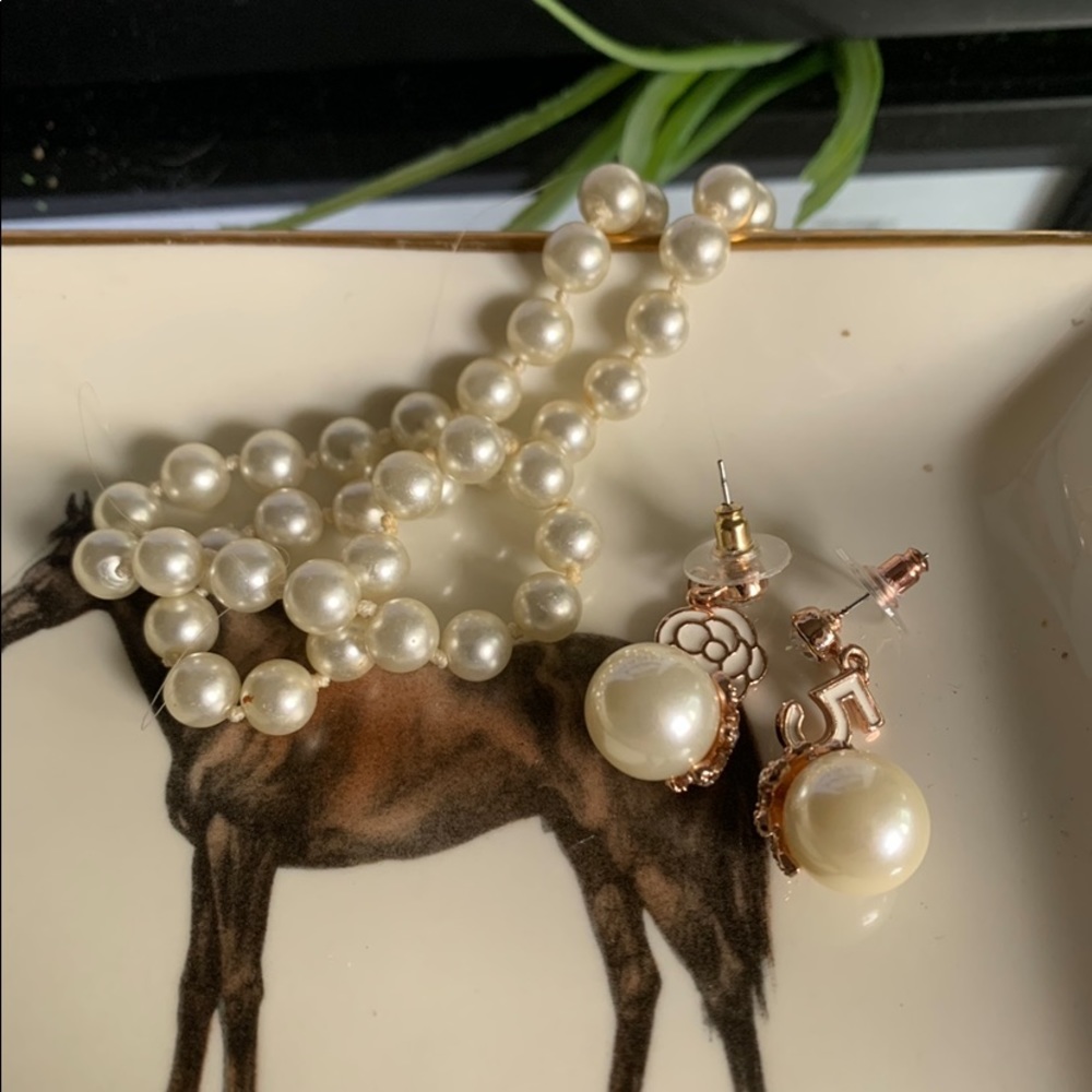 Chanel pearl drop earrings